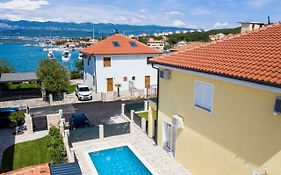 Beach VILLA OASIS With Swimming Pool, SUP & Seaview